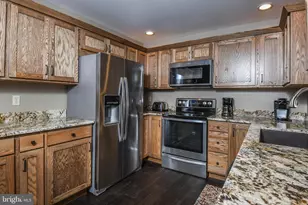 305 Lake Pointe Dr, Mc Henry, MD 21541 - Photo 5