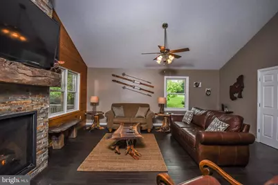 305 Lake Pointe Drive, Mc Henry, MD 21541 - Photo 9