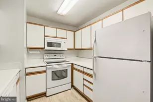 1201 Friarswood Ct, Belcamp, MD 21017 - Photo 7