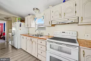 1537 Clearview Dr S, Street, MD 21154 - Photo 7