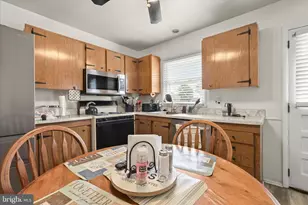 703 Tulip Ct, Edgewood, MD 21040 - Photo 9