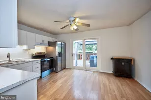 826 Clover Leaf Ct, Edgewood, MD 21040 - Photo 5