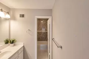 9581 Donnan Castle Ct, Laurel, MD 20723 - Photo 5