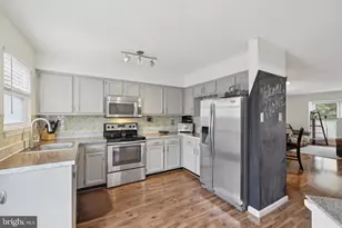 9609 Clocktower Ln, Columbia, MD 21046 - Photo 13