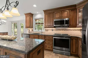 10330 Bassett Hall Ct, Ellicott City, MD 21042 - Photo 3