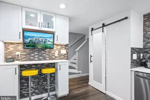 9405 Chippenham Dr, Laurel, MD 20723 - Photo 9