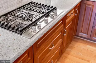 9805 Jessica Ln, Ellicott City, MD 21042 - Photo 17