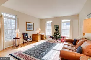 9805 Jessica Ln, Ellicott City, MD 21042 - Photo 7