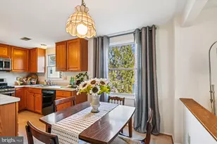 6887 Garland Ln, Columbia, MD 21045 - Photo 9