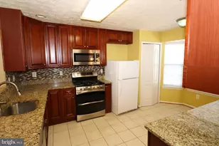 3312 Hibiscus Ct, Ellicott City, MD 21043 - Photo 7