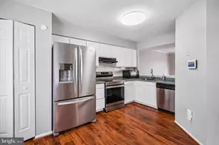 9469 Clocktower Ln, Columbia, MD 21046 - Photo 3