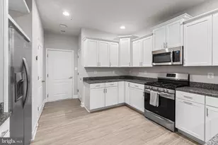 7537 Crowley St, Hanover, MD 21076 - Photo 9