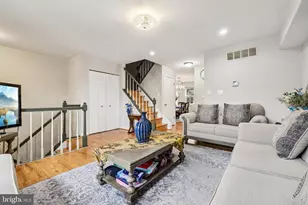 3562 Lowlen Ct, Ellicott City, MD 21042 - Photo 3