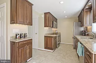 10747 Glen Hannah Dr, Laurel, MD 20723 - Photo 11