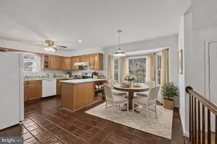 3823 Grosvenor Dr, Ellicott City, MD 21042 - Photo 5