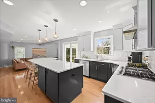 10153 Tanfield Ct, Ellicott City, MD 21042 - Photo 15