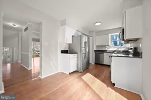 8106 Wooded Glen Ct, Ellicott City, MD 21043 - Photo 15