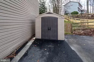 6186 Fairbourne Ct, Hanover, MD 21076 - Photo 3