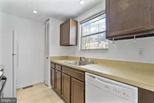 7333 Better Hours Ct, Columbia, MD 21045 - Photo 9