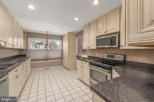 7229 Harbor Ln, Columbia, MD 21045 - Photo 9