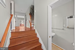 8833 Hawthorne Ct, Ellicott City, MD 21043 - Photo 3