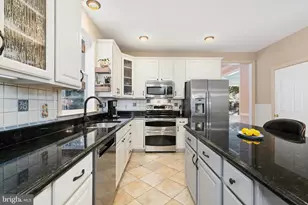 6531 Burgundy Ln, Clarksville, MD 21029 - Photo 13