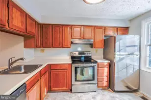 5995 Rowanberry Dr, Elkridge, MD 21075 - Photo 3