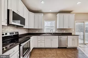 8375 Mitzy Ln, Ellicott City, MD 21043 - Photo 5