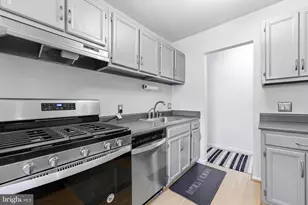 6027 Majors Ln, Columbia, MD 21045 - Photo 9