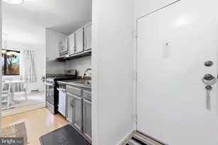 6027 Majors Ln, Columbia, MD 21045 - Photo 5