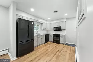 10725 E Crestview Ln, Laurel, MD 20723 - Photo 9