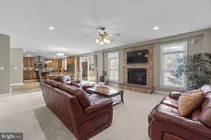 7944 Harriet Tubman Ln, Columbia, MD 21044 - Photo 5