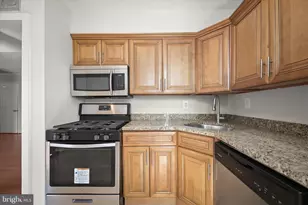 9647 White Acre Rd, Columbia, MD 21045 - Photo 11