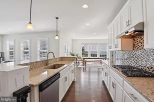 8616 Doves Fly Way, Laurel, MD 20723 - Photo 15