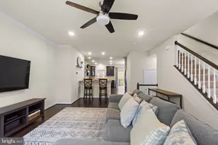 8000 Blue Stream Dr, Elkridge, MD 21075 - Photo 9