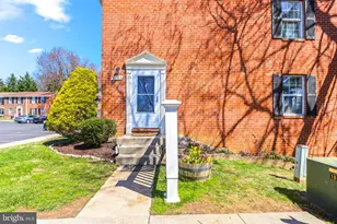 8783 Hayshed Ln, Columbia, MD 21045 - Photo 3