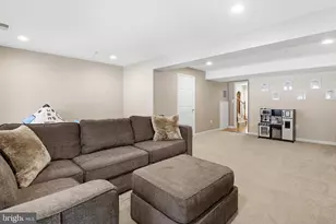 7061 Holly Springs Ln, Elkridge, MD 21075 - Photo 7