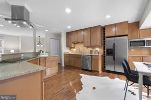 6968 Sunfleck Row, Columbia, MD 21045 - Photo 5