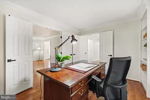 8319 Dawn Ct, Ellicott City, MD 21043 - Photo 11