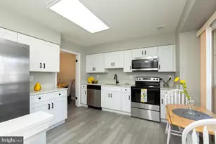 5895 Rowanberry Dr, Elkridge, MD 21075 - Photo 3