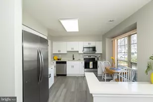 5895 Rowanberry Dr, Elkridge, MD 21075 - Photo 5