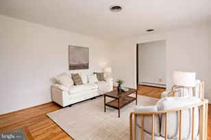 10214 Green Clover Dr, Ellicott City, MD 21042 - Photo 5