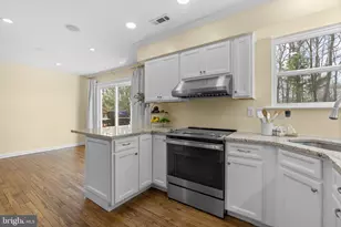 7723 Heatherside Ln, Ellicott City, MD 21043 - Photo 13