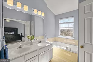 8746 Stonehouse Dr, Ellicott City, MD 21043 - Photo 15