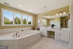 11641 Quarterfield Dr, Ellicott City, MD 21042 - Photo 15