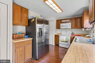 8745 Cardinal Forest Circle, Laurel, MD 20723 - Photo 7