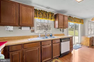 8745 Cardinal Forest Cir, Laurel, MD 20723 - Photo 9