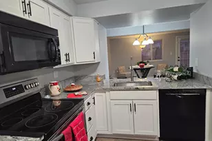 5942 Rowanberry Dr, Elkridge, MD 21075 - Photo 3