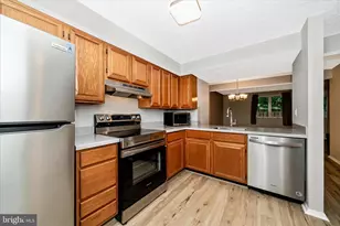6027 Rowanberry Dr, Elkridge, MD 21075 - Photo 3