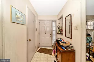 11704 Lone Tree Ct, Columbia, MD 21044 - Photo 3